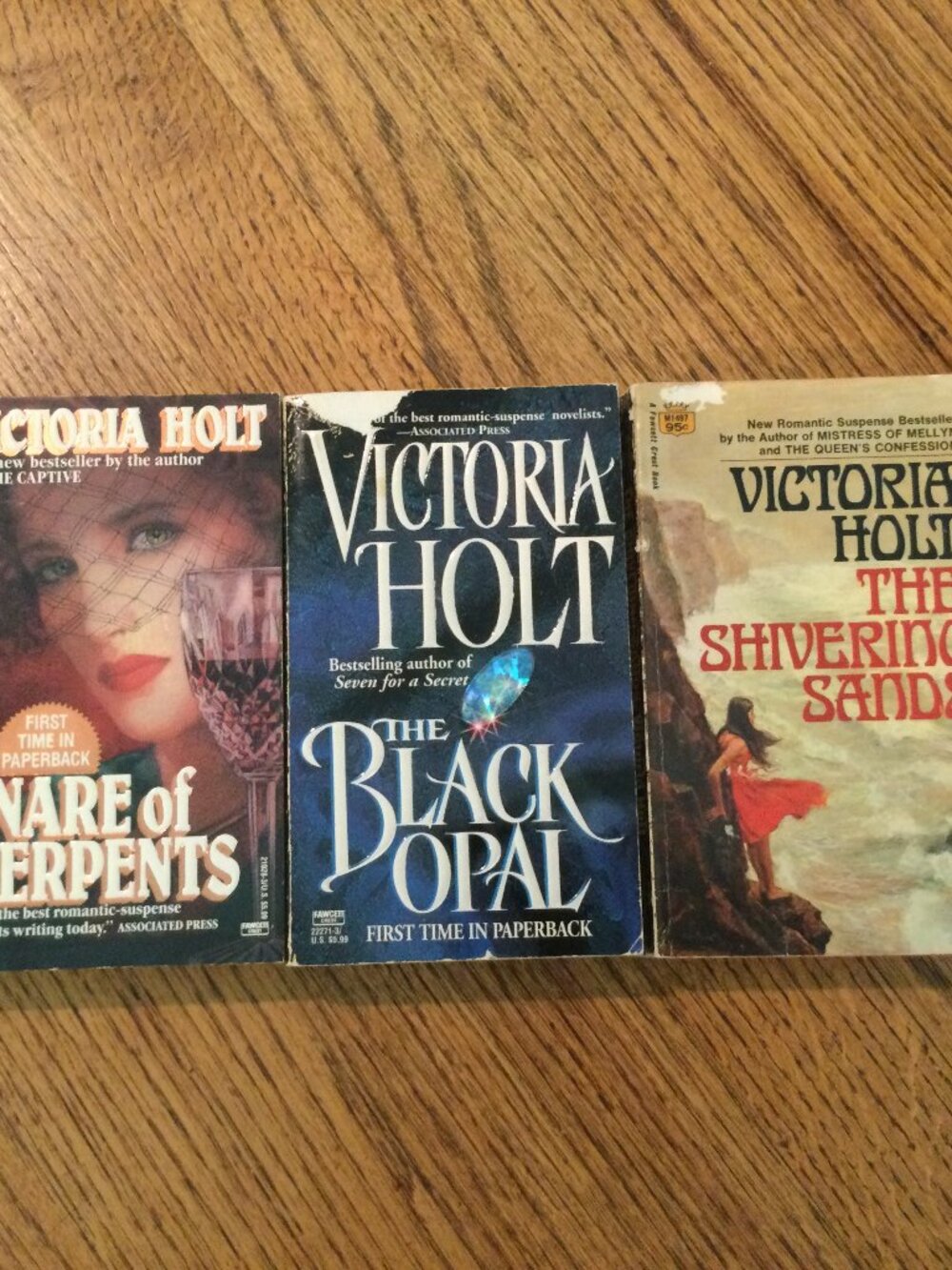 Victoria Holt Paperbacks Lot of 3